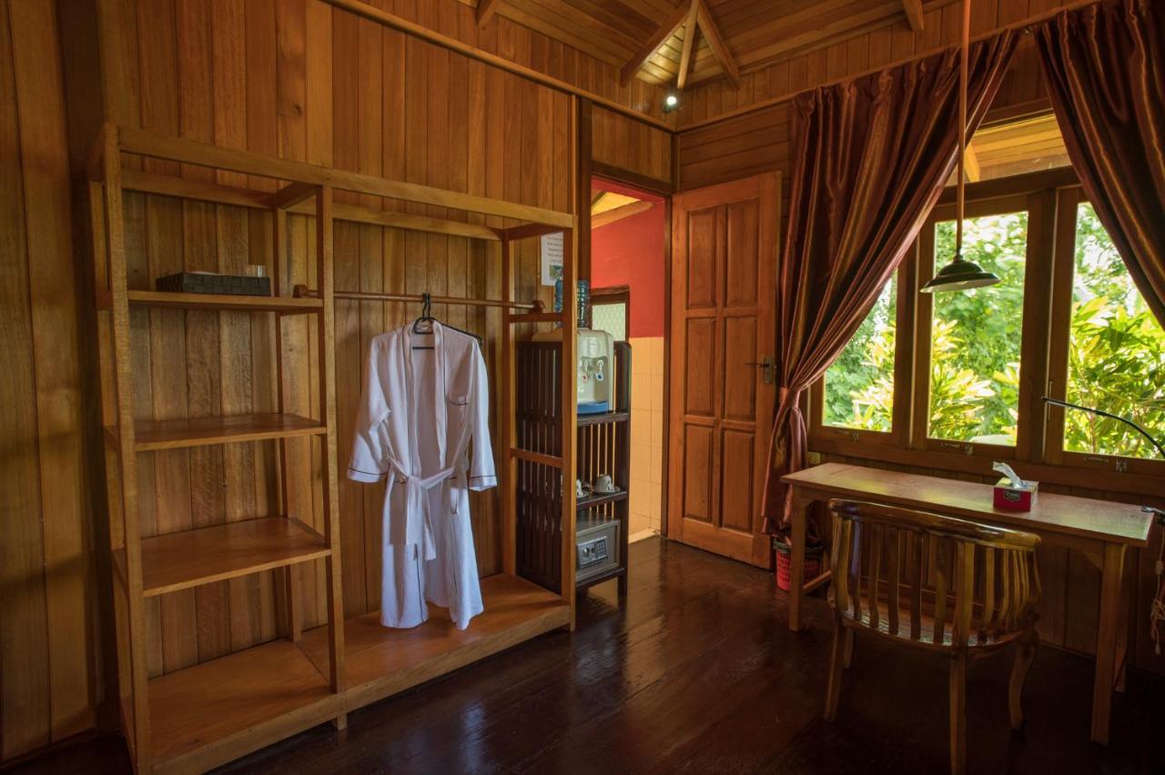 K2 Lembeh Dive Resort Bitung Esterno foto