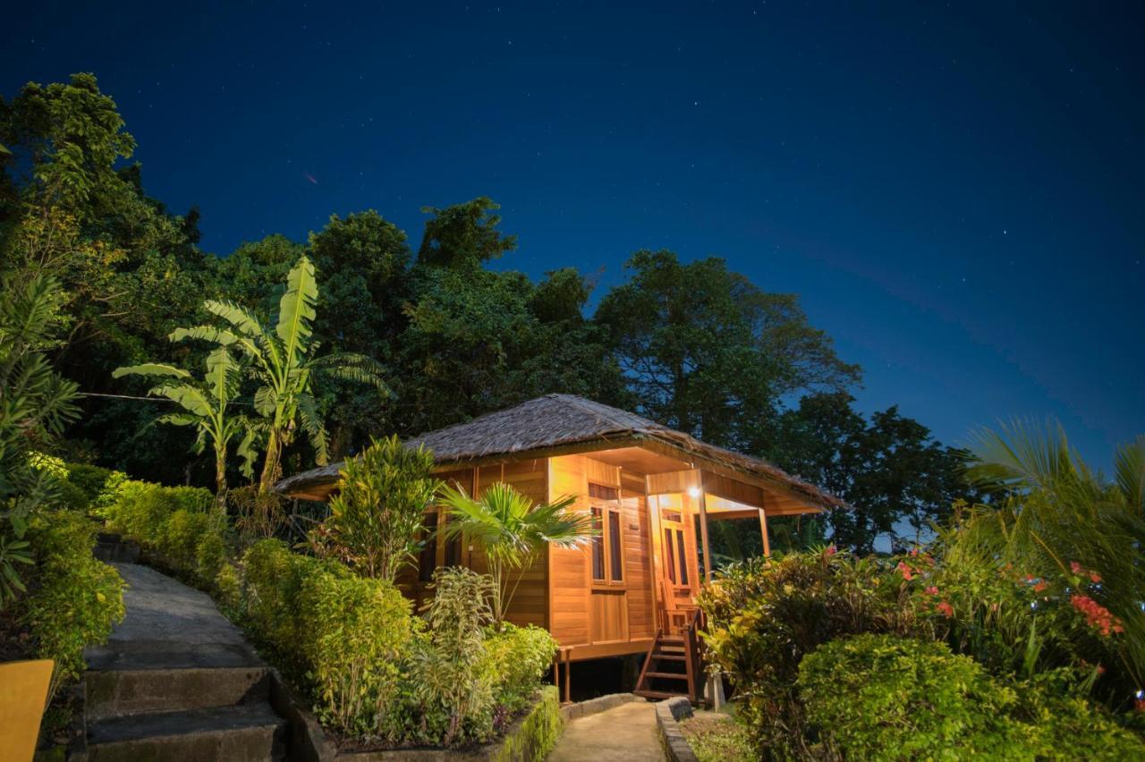 K2 Lembeh Dive Resort Bitung Esterno foto