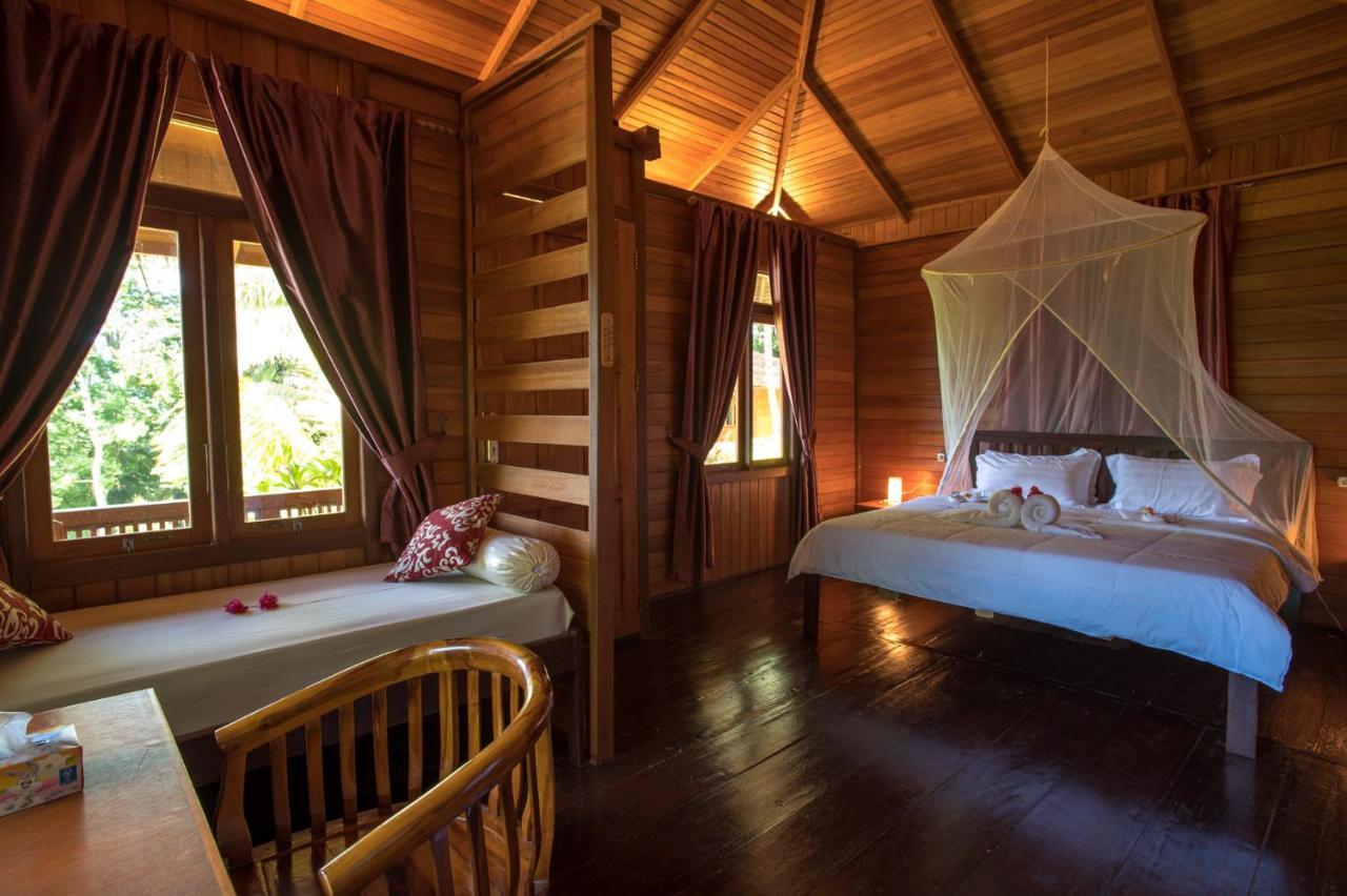 K2 Lembeh Dive Resort Bitung Esterno foto